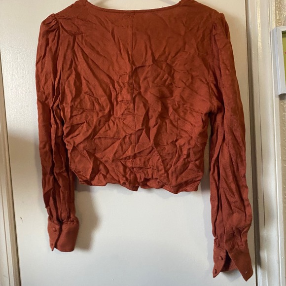 Skylar Madison Blouse Medium Rust Orange VNeck Long Sleeve Button NWT small snag - Picture 5 of 6